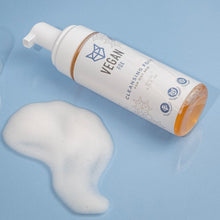 Charger l&#39;image dans la galerie, Cleansing Foam for Oily &amp; Combination Skin, 200 ml
